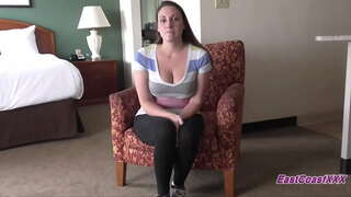 Big Tit MILF sucks and fucks രണ്ട് സഞ്ചി audition