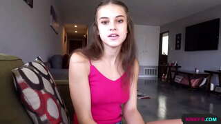 ���ന്റെ stepsister found out her boyfriend has been cheating on her and wanting to get back at him she asked me to fuck her and let her take pictures of us - Ellie വിഗ്രഹം