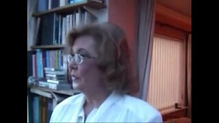 Xhamster.com 2662724 granny w കുത്തി സമനിരപ്പുണ്ടാക്കുക സ്ട്രിപ്പുകൾ toys