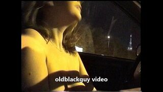 Oldblackguy prende debbie lampeggiante nudo in pubblico