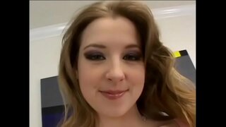 Sexy babe with സവാള ബട്ട് loves to suck cock and gets fucked doggystyle